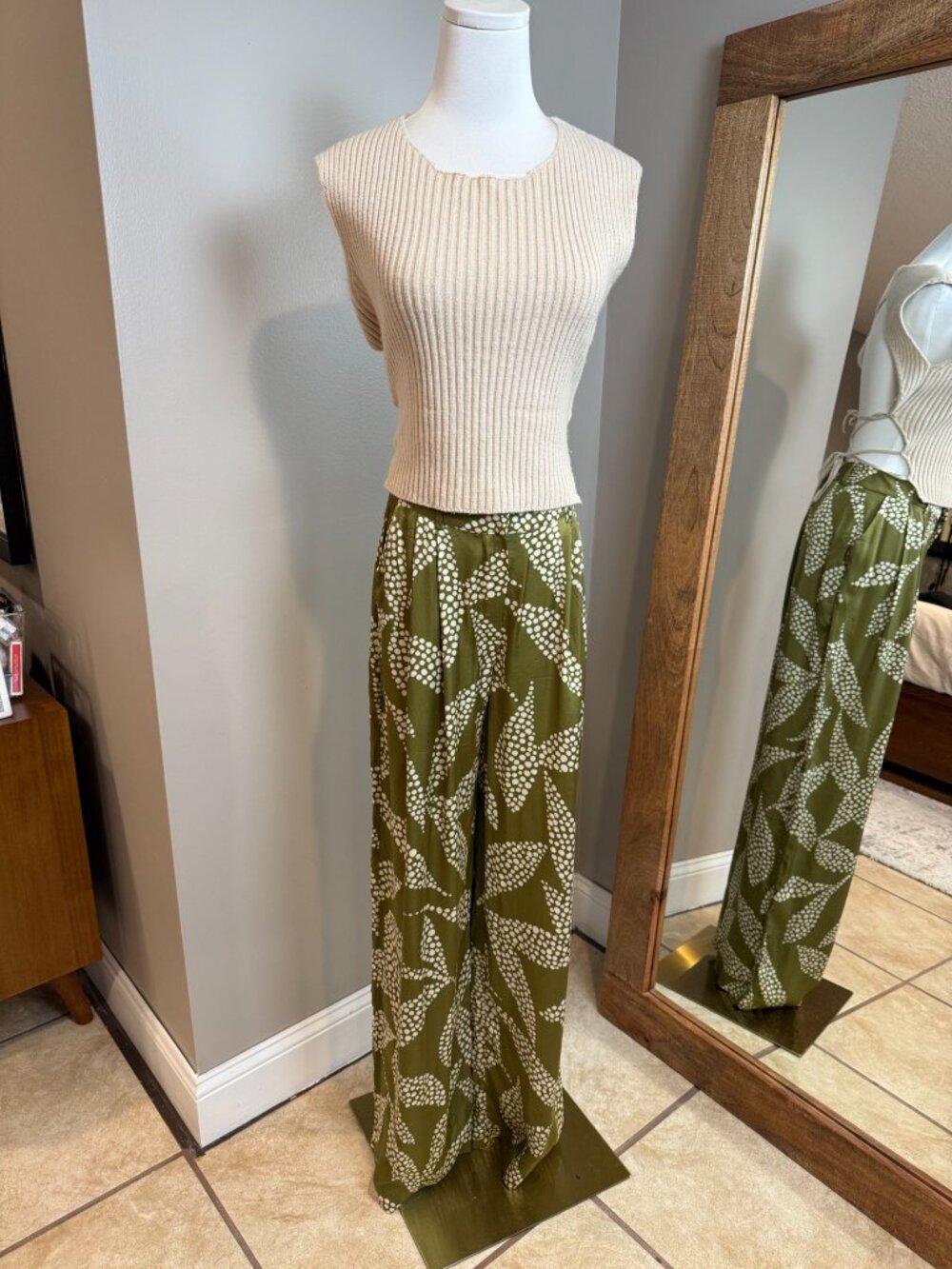Dahlia Bianca Olive Green Silk Printed Wide Leg Pants Size S